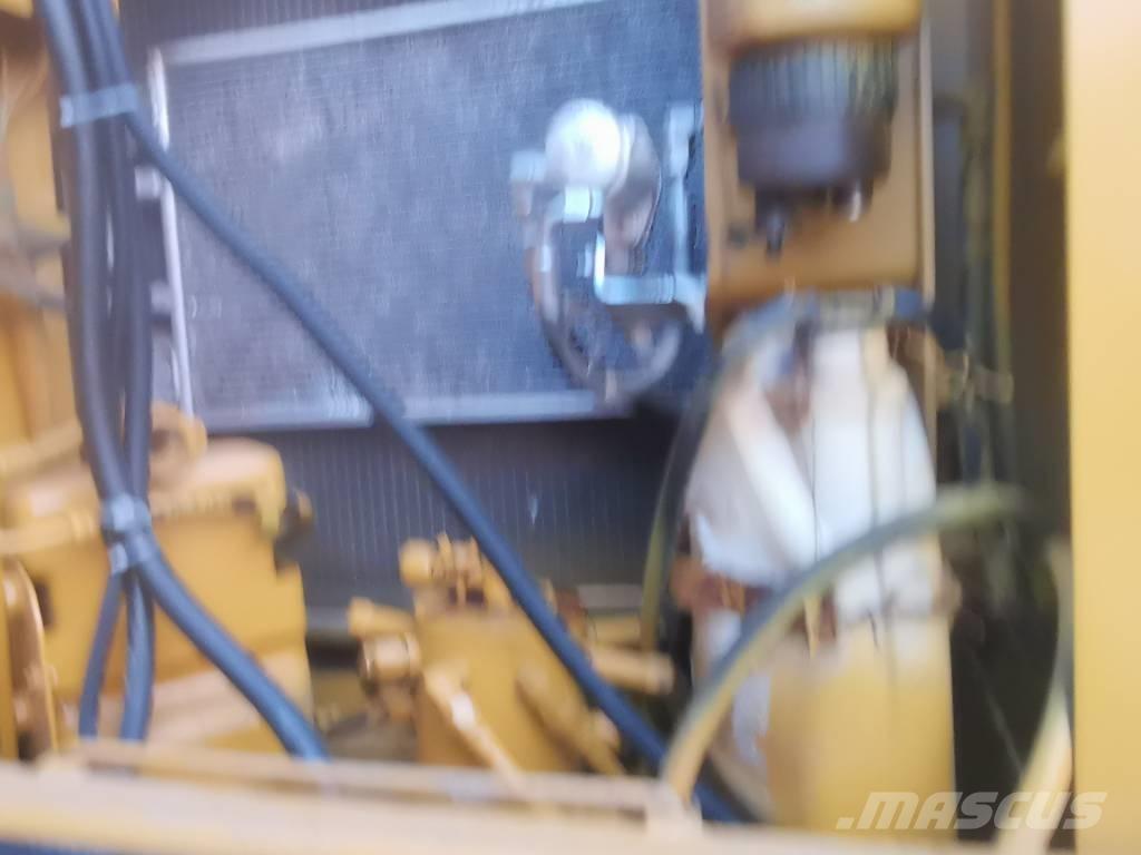 CAT 330 D Kāpurķēžu ekskavatori