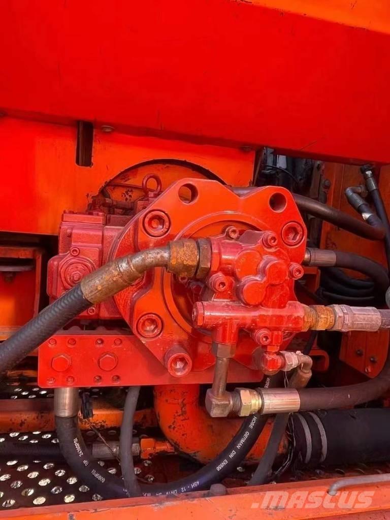 Doosan DH 300 LC-7 Kāpurķēžu ekskavatori