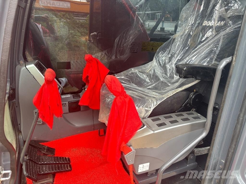 Doosan DX 225 LCA Kāpurķēžu ekskavatori
