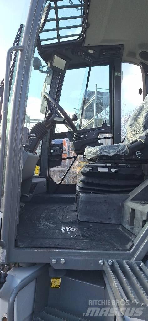 Kramer 8155 Stufe V Iekrāvēji uz riteņiem