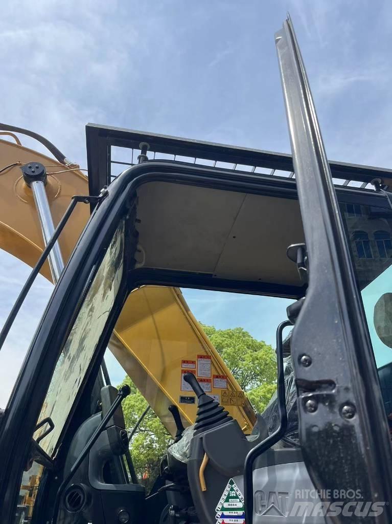 CAT 325 D Kāpurķēžu ekskavatori