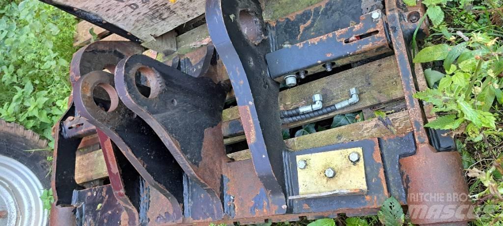 JCB TM320 PIN CONE Cits iekraušanas un rakšanas aprīkojums