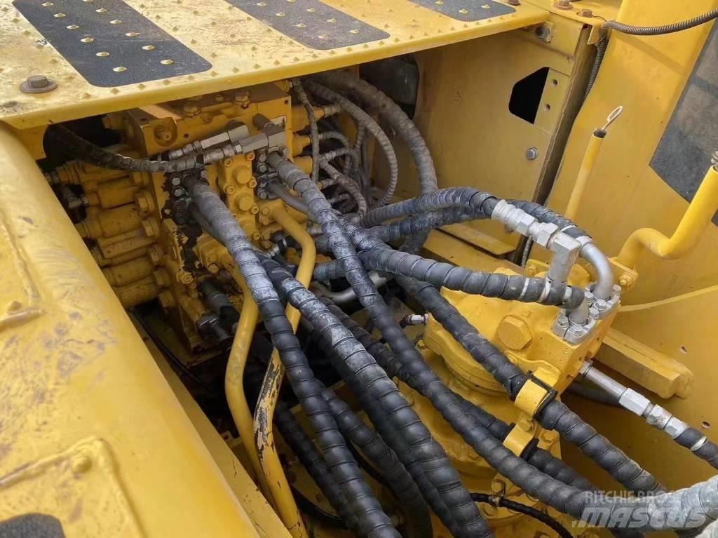 Komatsu pc200 Kāpurķēžu ekskavatori