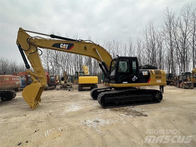 CAT 325D2 Kāpurķēžu ekskavatori