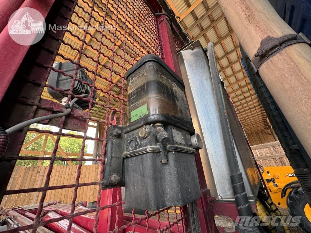 Volvo FH 16 550 Treileri ar āķi