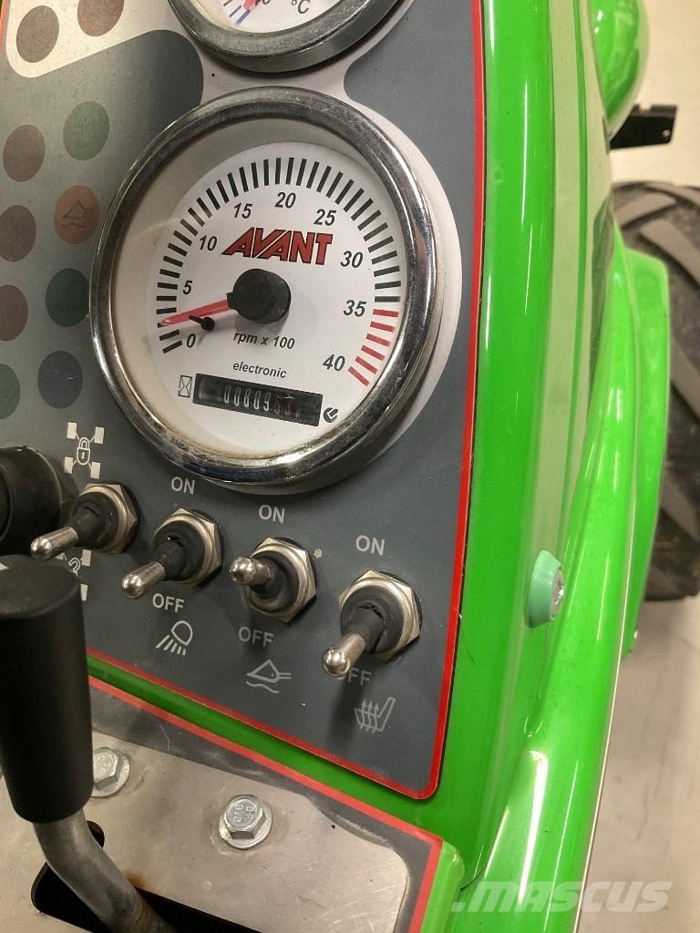 Avant 528 Multifunkcionālie iekrāvēji