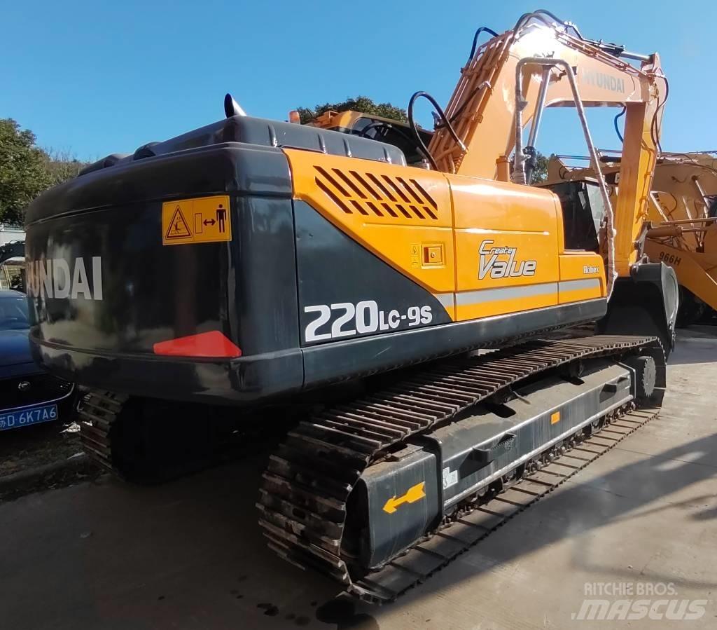 Hyundai 220LC-9S Kāpurķēžu ekskavatori