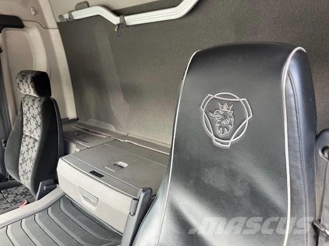 Scania P 370 Tents