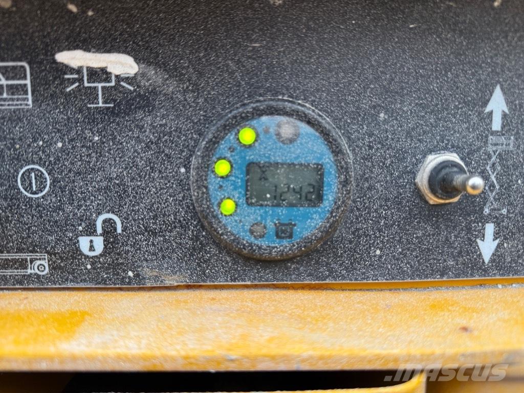 Haulotte Compact 14 Šķerveida pacēlāji