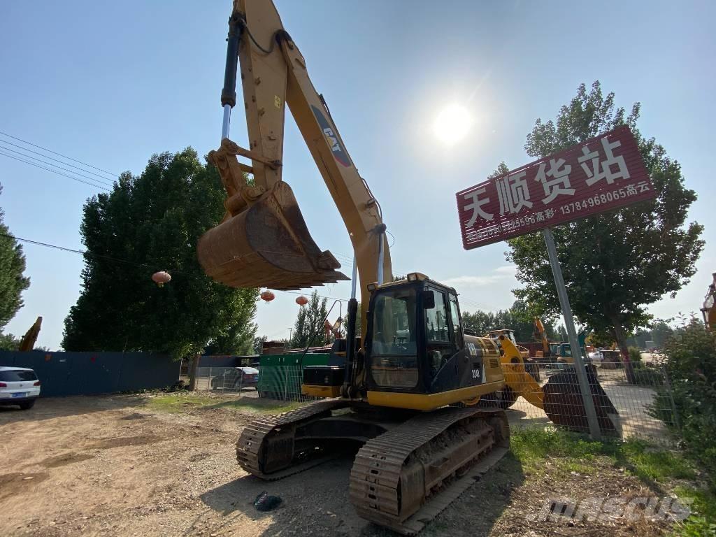 CAT 324D Kāpurķēžu ekskavatori