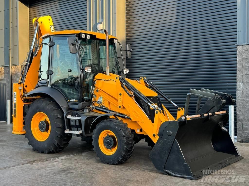 JCB 3 CX Ekskavatori-iekrāvēji