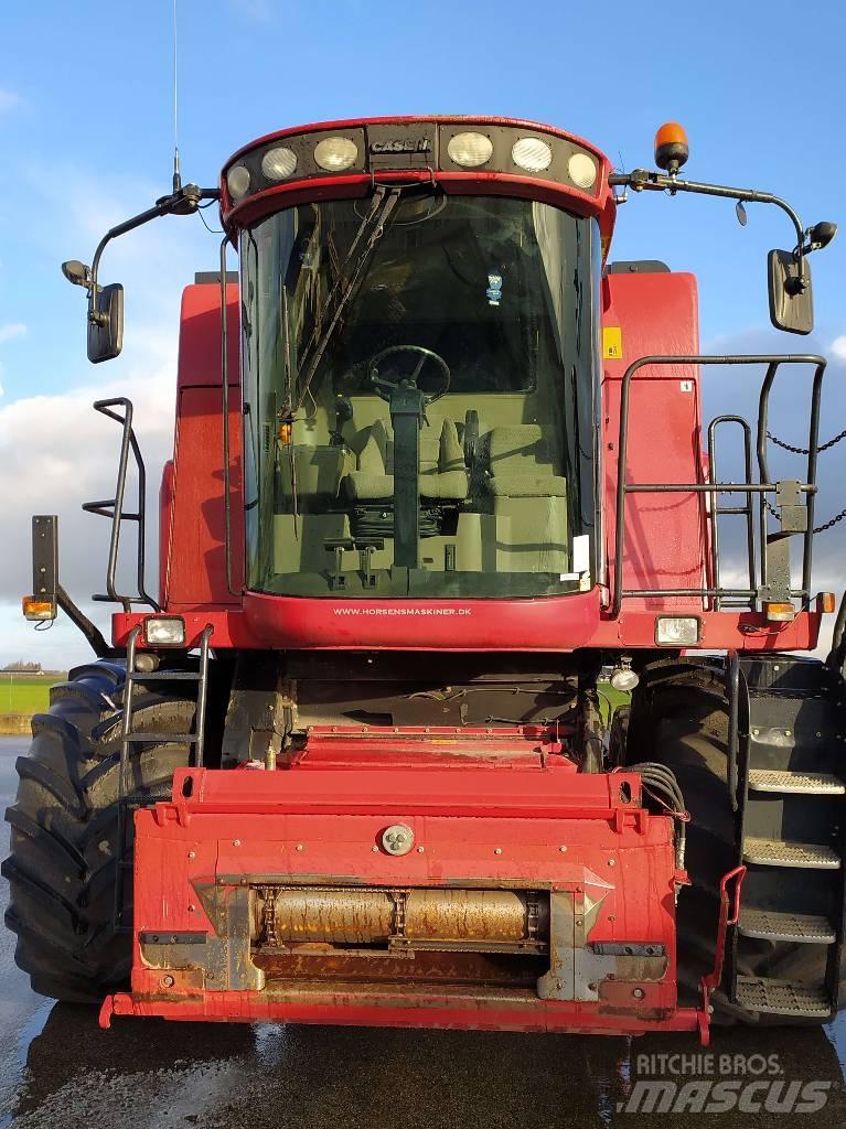 Case IH 7088 Ražas novākšanas kombaini