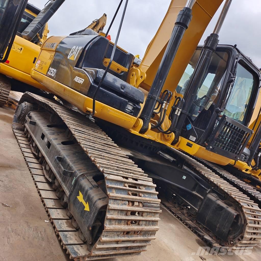 CAT 325 D Kāpurķēžu ekskavatori