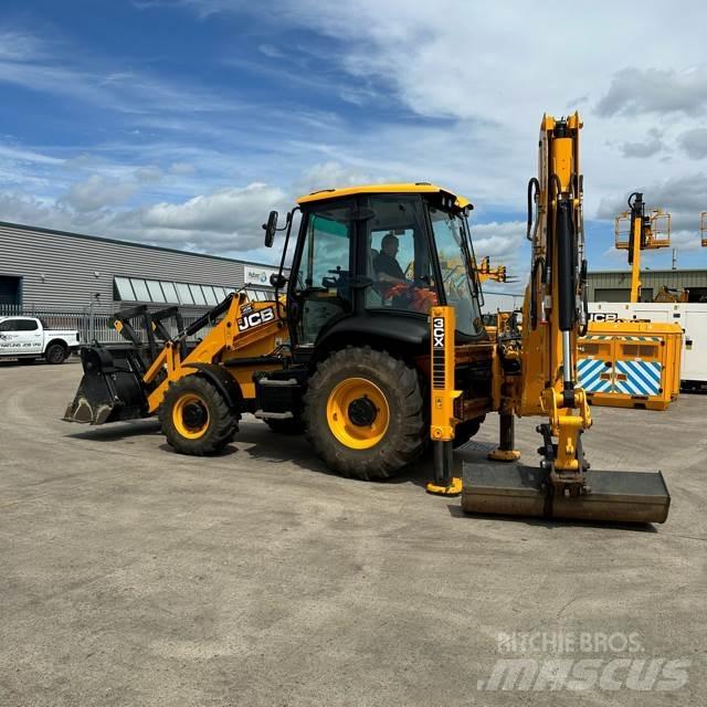 JCB 3CX Plus Ekskavatori-iekrāvēji