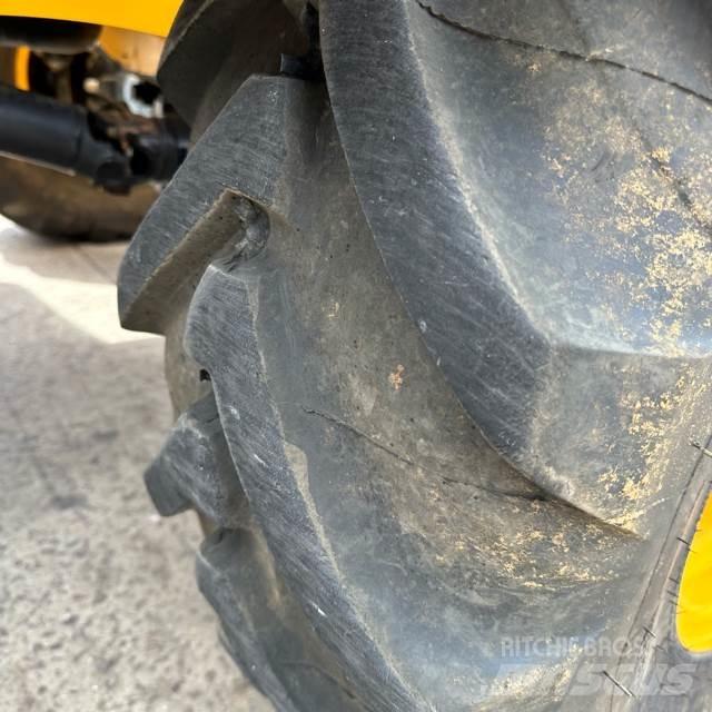 JCB 3CX Plus Ekskavatori-iekrāvēji