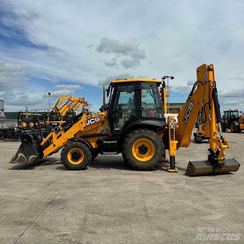 JCB 3CX Plus Ekskavatori-iekrāvēji