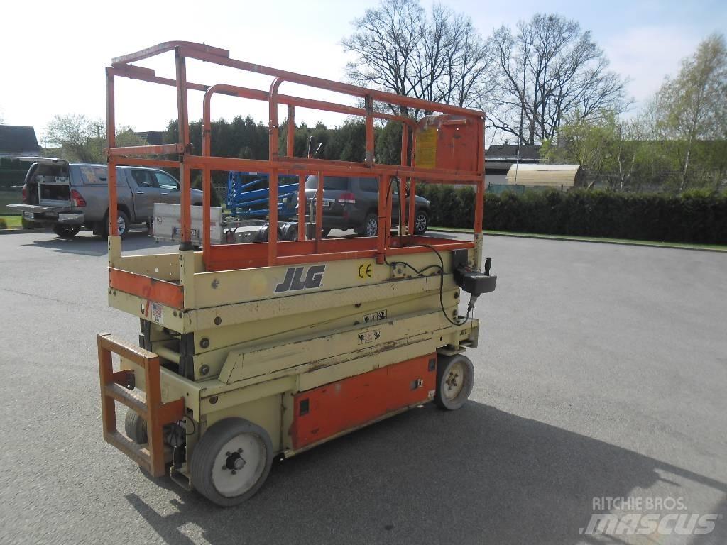 JLG 2033 E Šķerveida pacēlāji