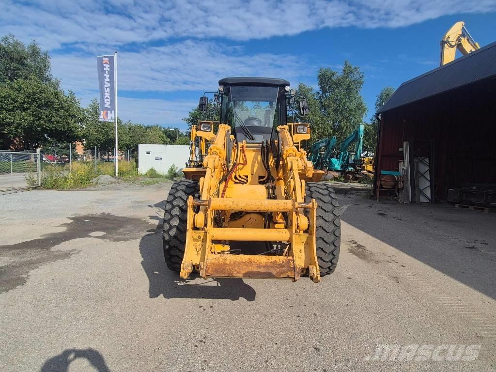 LiuGong 842 Iekrāvēji uz riteņiem