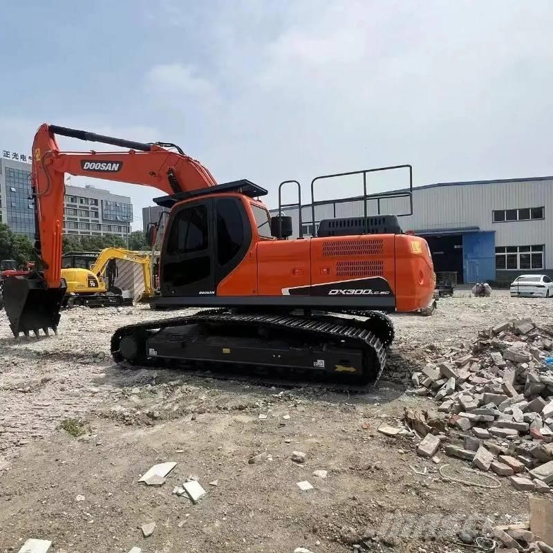 Doosan DX 300 Kāpurķēžu ekskavatori
