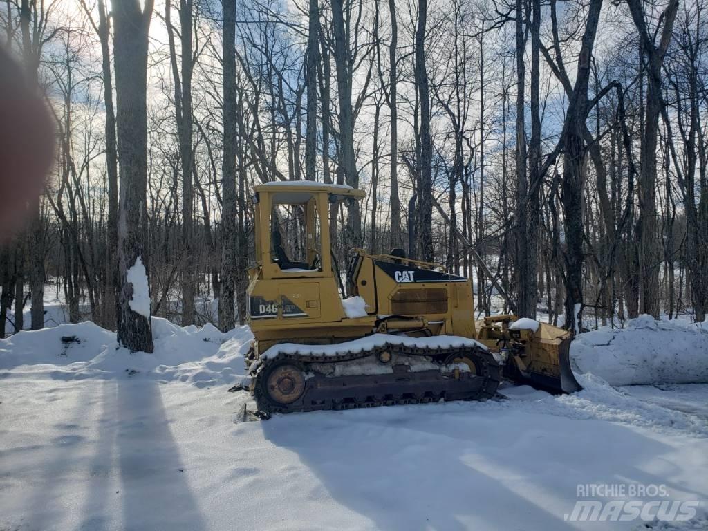 CAT D 4 G Kāpurķēžu buldozeri