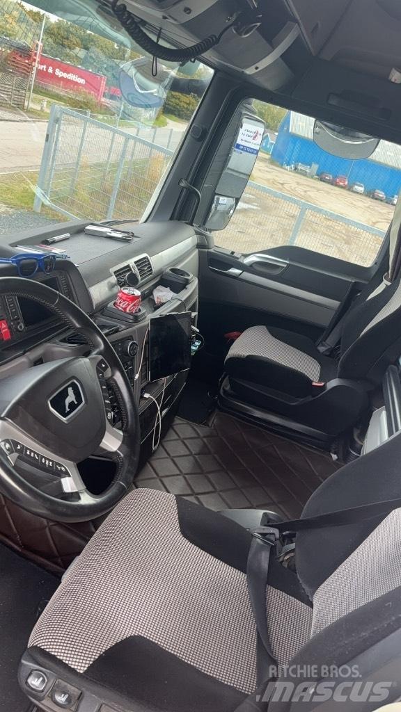MAN TGX 35.510 Treileri ar āķi
