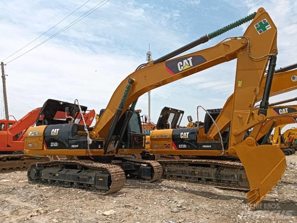 CAT 324D2 Vidēja lieluma ekskavatori 7 t - 12 t