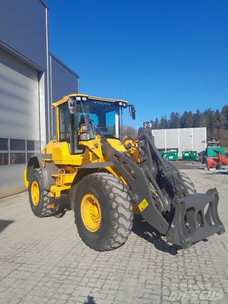 Volvo L90H Iekrāvēji uz riteņiem