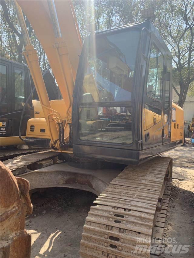 Hyundai R215-7 Kāpurķēžu ekskavatori