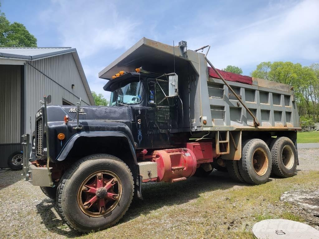 Mack RD 690 SX Pašizgāzējs