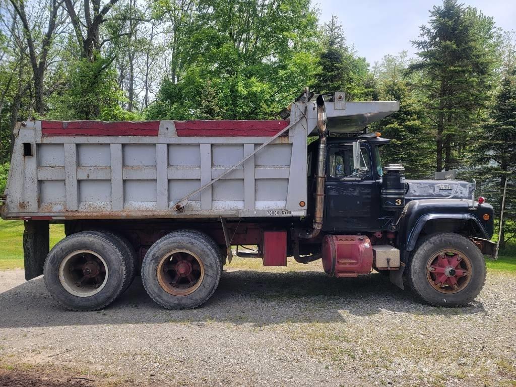 Mack RD 690 SX Pašizgāzējs