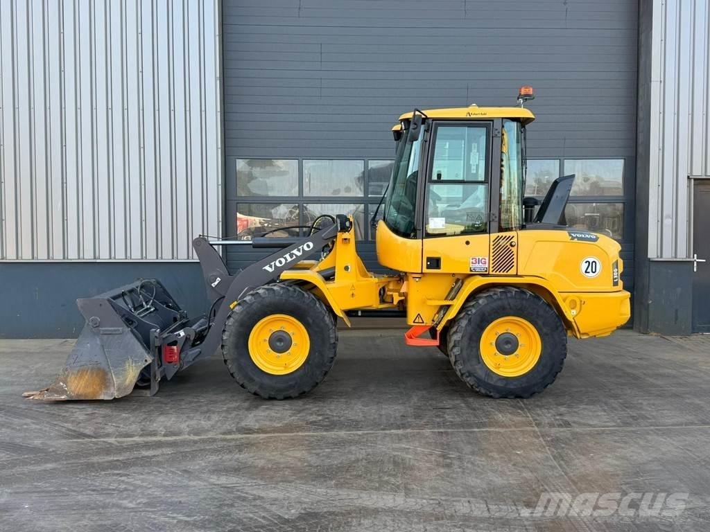 Volvo L30G Iekrāvēji uz riteņiem