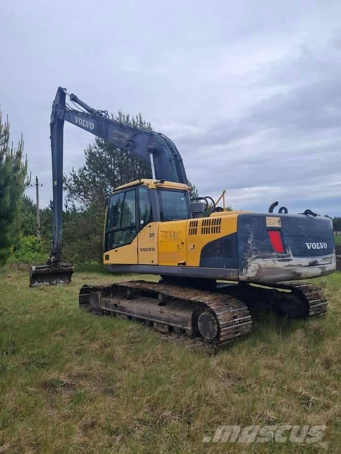 Volvo EC 210 C L Ekskavatori tālās sniedzamības darbiem