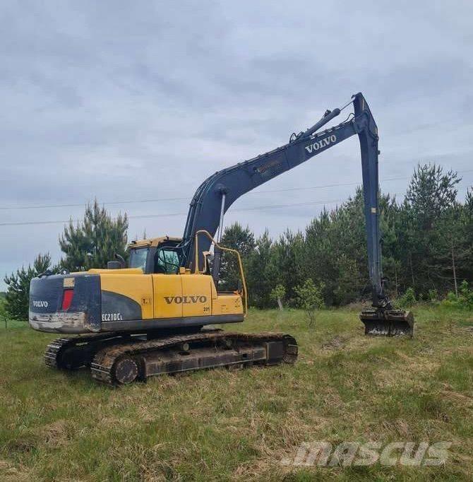 Volvo EC 210 C L Ekskavatori tālās sniedzamības darbiem