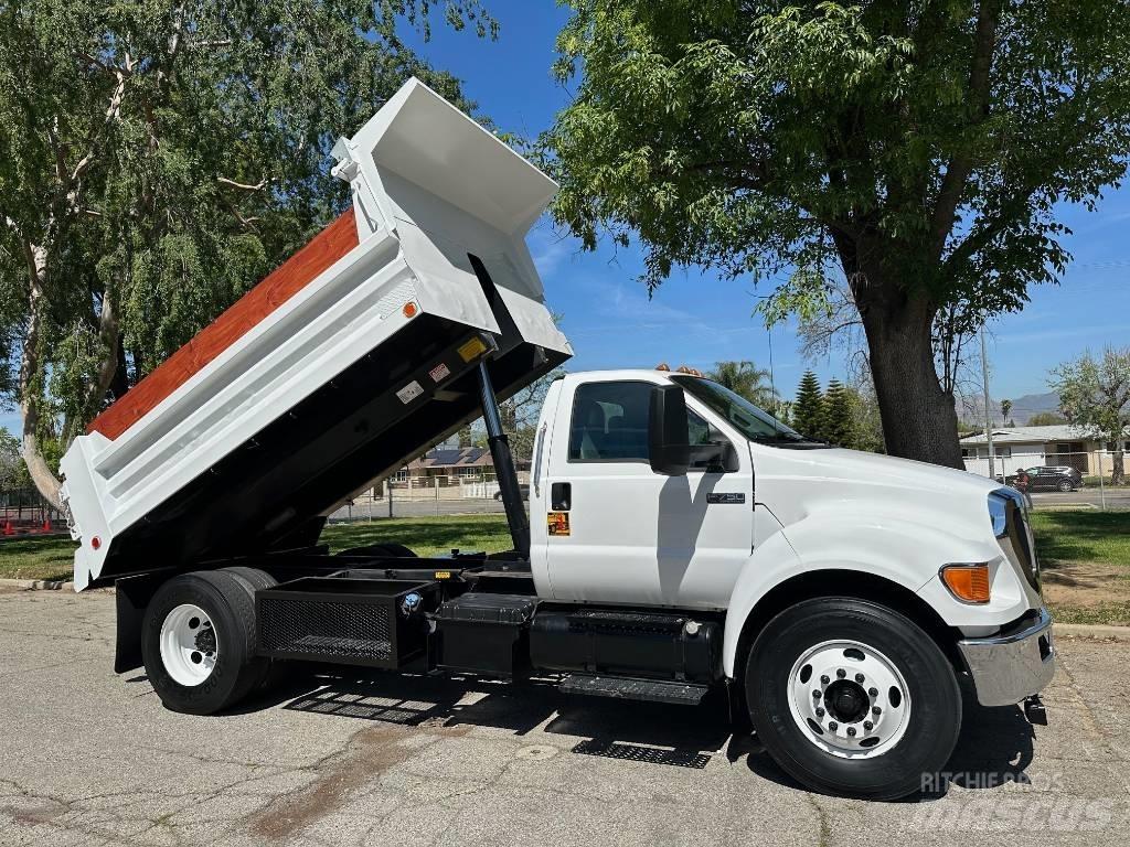 Ford F 750 SD Pašizgāzējs