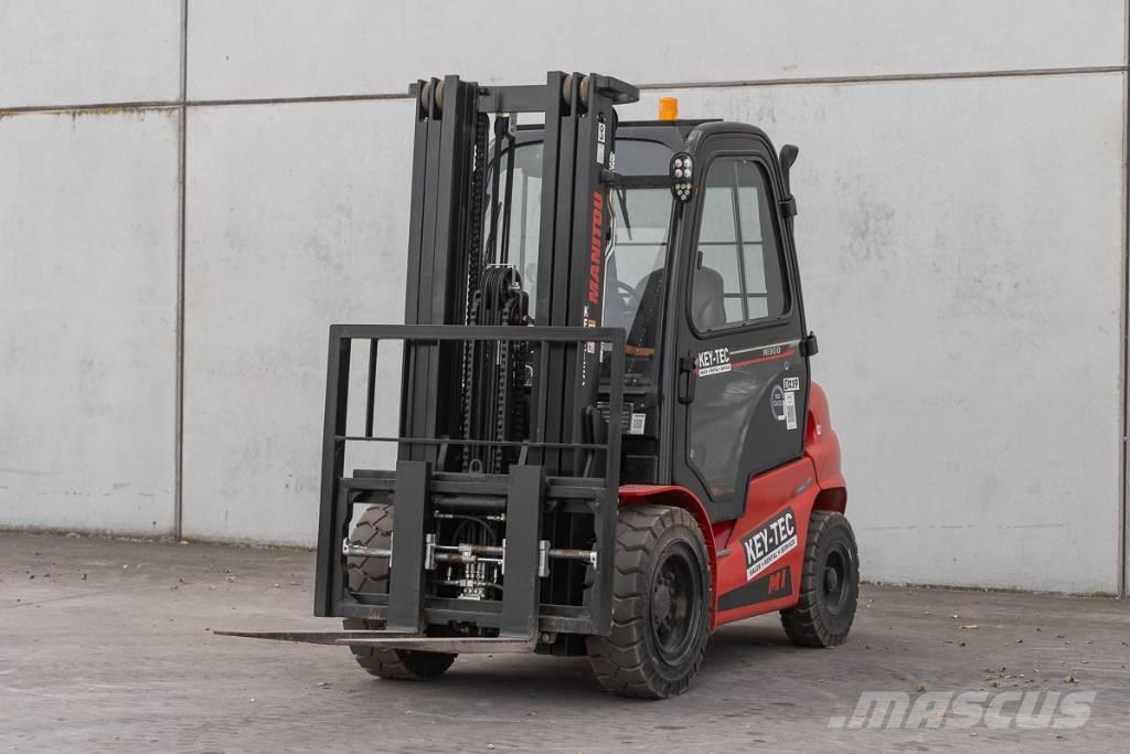 Manitou MI 30 D Tehnika ar dīzeļa dzinēju