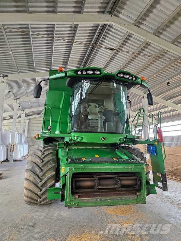 John Deere T 660 Ražas novākšanas kombaini