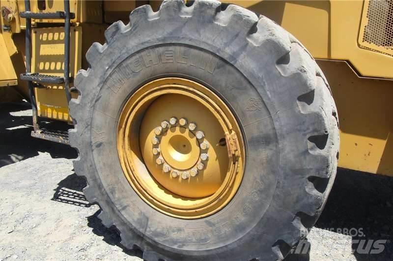 CAT 938H Iekrāvēji uz riteņiem
