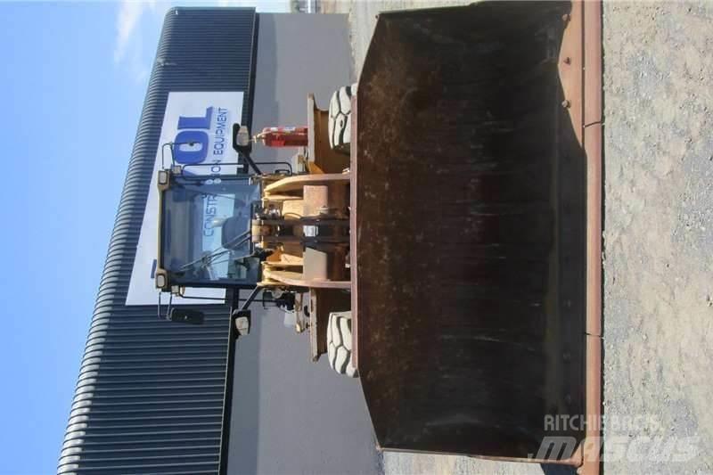 CAT 938H Iekrāvēji uz riteņiem