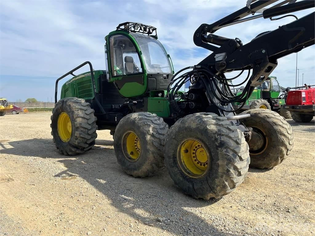 John Deere 1470E Harvesteri