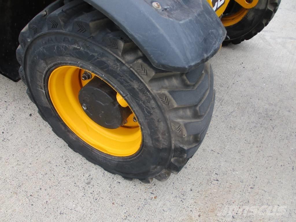 JCB 525-60 (873) Teleskopiskie manipulatori