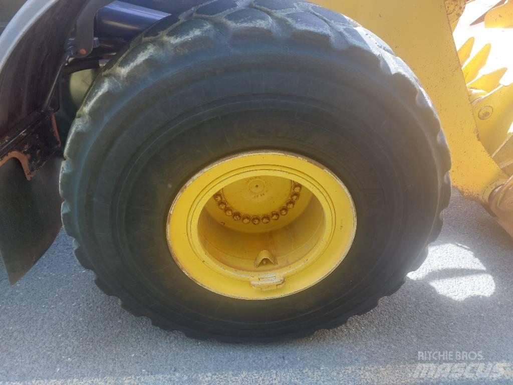 Komatsu WA480-8 Iekrāvēji uz riteņiem