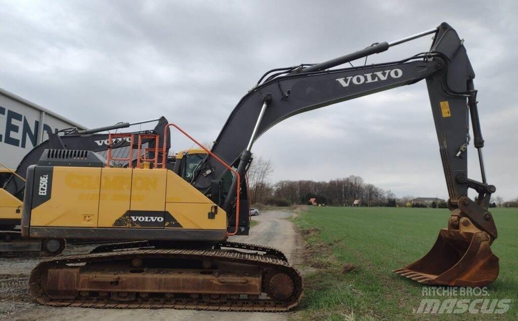 Volvo EC250EL Kāpurķēžu ekskavatori