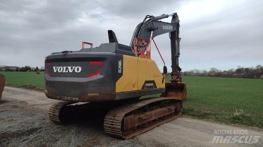 Volvo EC250EL Kāpurķēžu ekskavatori