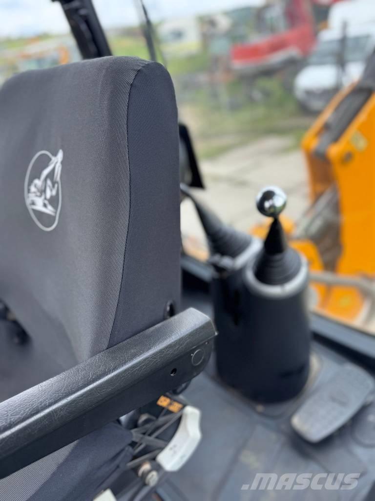 JCB 3 CX Ekskavatori-iekrāvēji