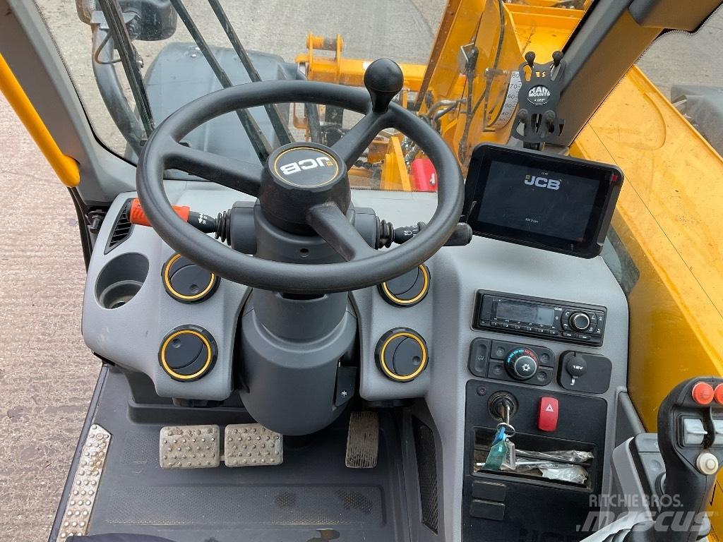 JCB 542 70 AGRI XTRA Lauksaimniecības pacēlāji