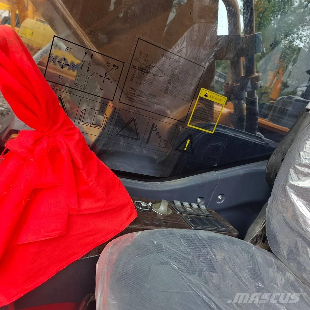 Sany SY 215 C Kāpurķēžu ekskavatori