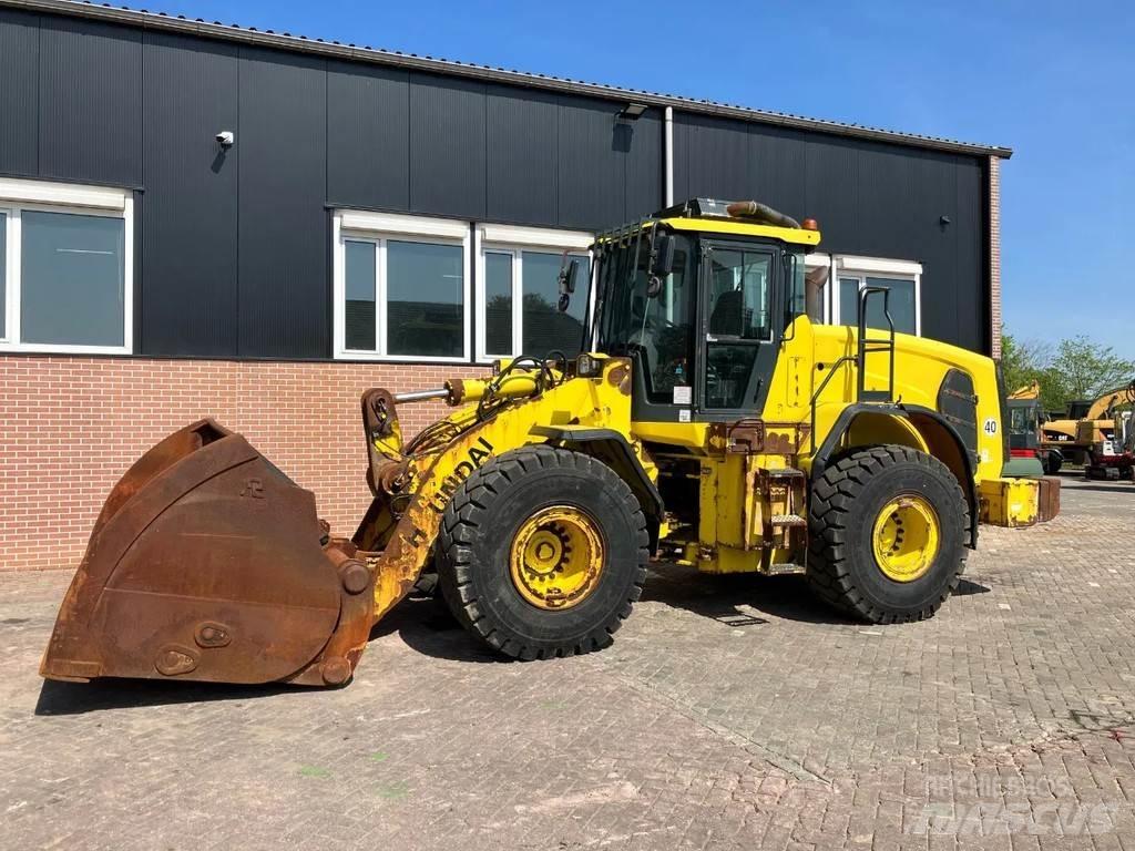 Hyundai HL960 Iekrāvēji uz riteņiem