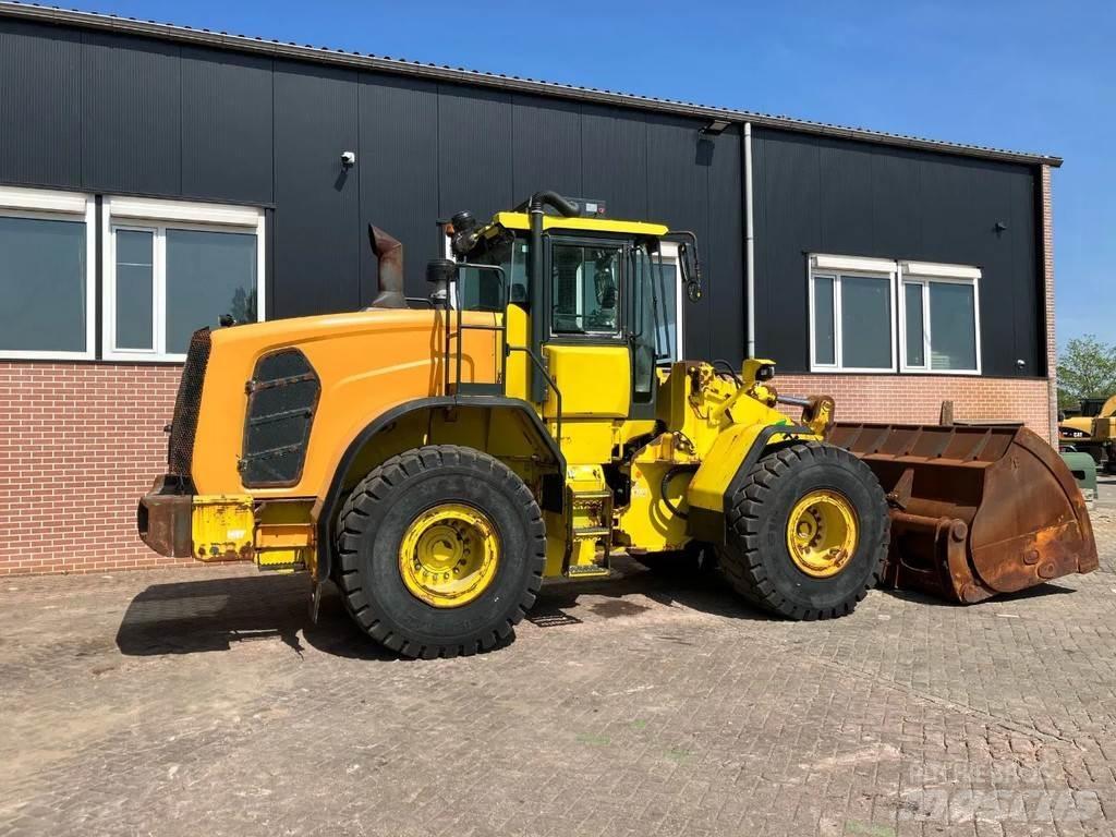 Hyundai HL960 Iekrāvēji uz riteņiem