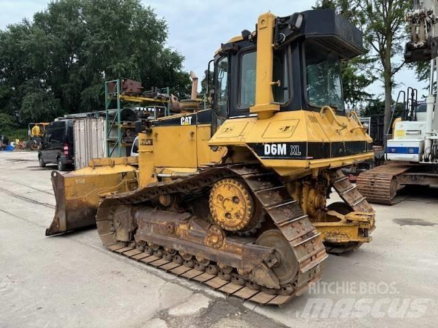 CAT D 6 M XL Kāpurķēžu buldozeri