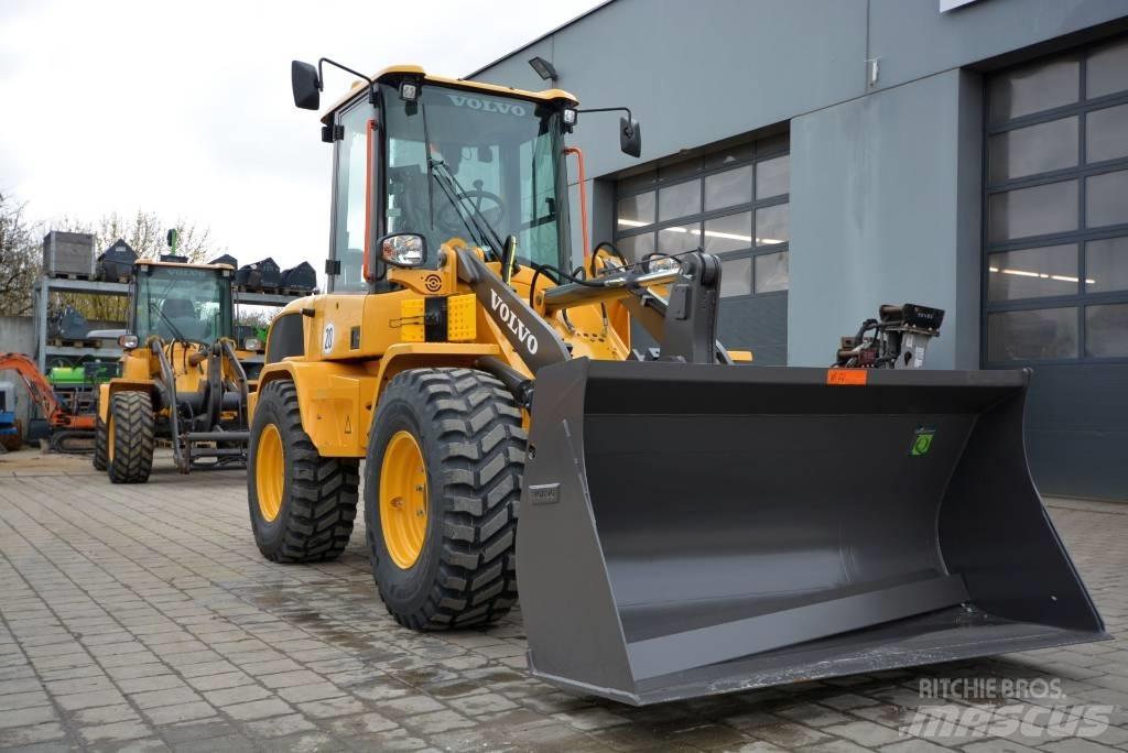 Volvo L 30 H Iekrāvēji uz riteņiem